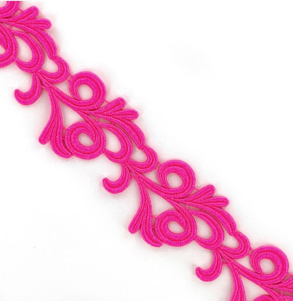M140 Victoria Lace Ribbon - (Chrissanne Clover) Available while stocks last.