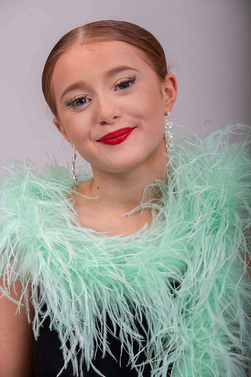 MANDY 4-5Ply Ostrich Feather Boa V53 ❗️The product is sold in approximately 1/2 Metre Lengths (47cm-50cm)❗️Quantities up to 4 will be sent in 1 piece‼️Quantity 4 =1 Full Boa measuring 1.9 metres‼️