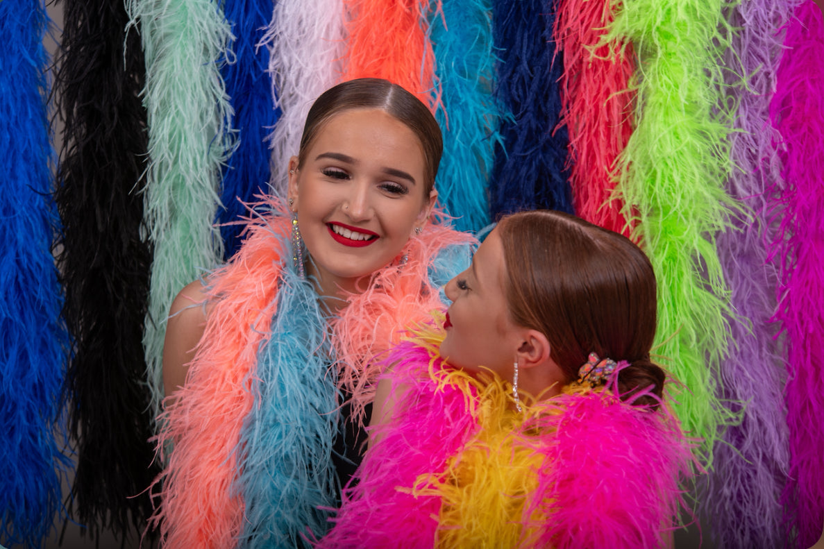 MANDY 4-5Ply Ostrich Feather Boa V53 ❗️The product is sold in approximately 1/2 Metre Lengths (47cm-50cm)❗️Quantities up to 4 will be sent in 1 piece‼️Quantity 4 =1 Full Boa measuring 1.9 metres‼️