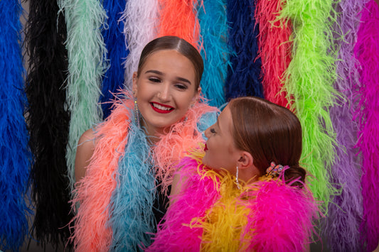 MANDY 4-5Ply Ostrich Feather Boa V53 ❗️The product is sold in approximately 1/2 Metre Lengths (47cm-50cm)❗️Quantities up to 4 will be sent in 1 piece‼️Quantity 4 =1 Full Boa measuring 1.9 metres‼️