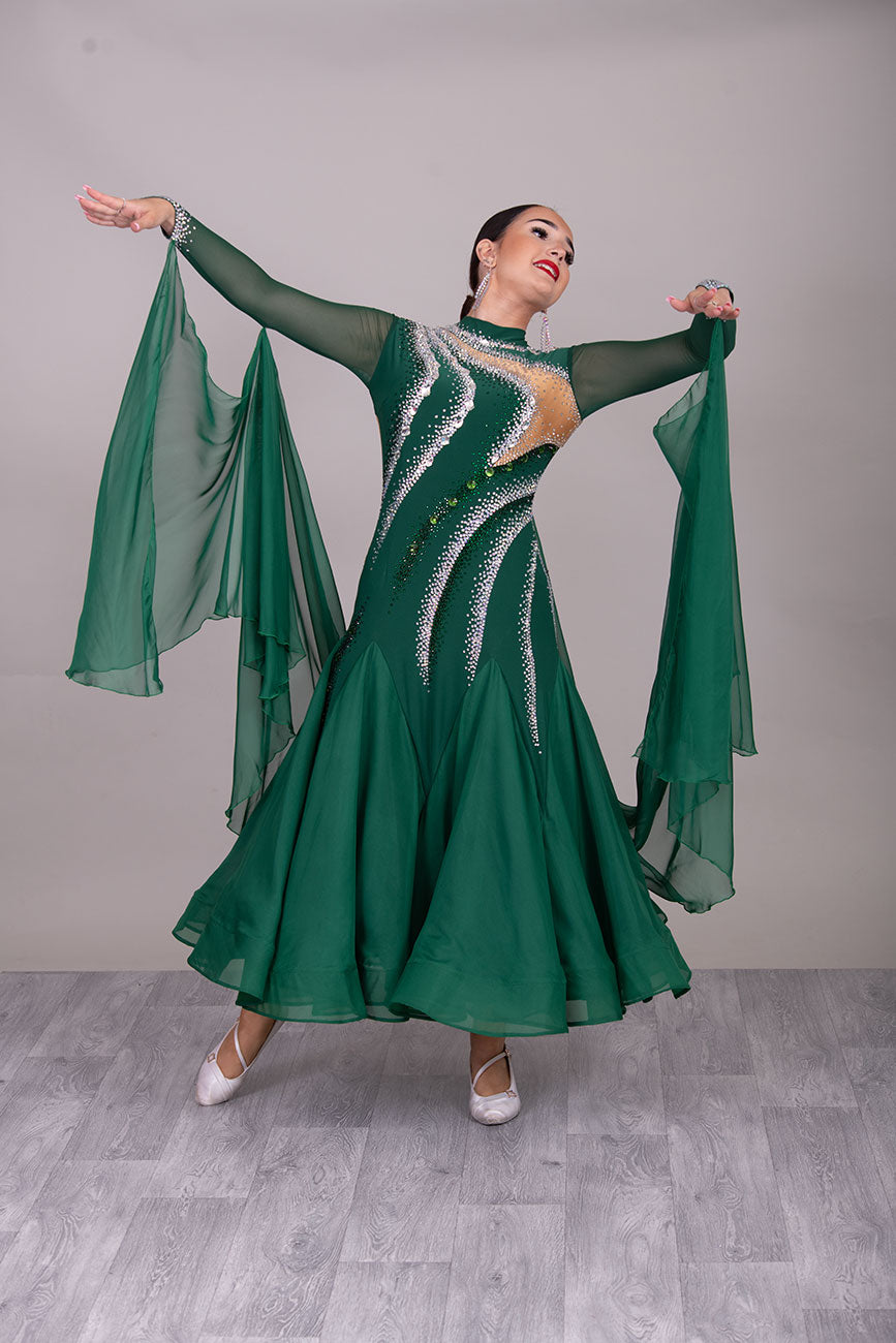 40B TWD PETITE Emerald Competition Ballroom/Sequence Dress
Filled in back giving option to wear own Bra. Subtle high neck. Heavily Stoned in AB & Emerald. ❤️Showroom Appointments Available❤️