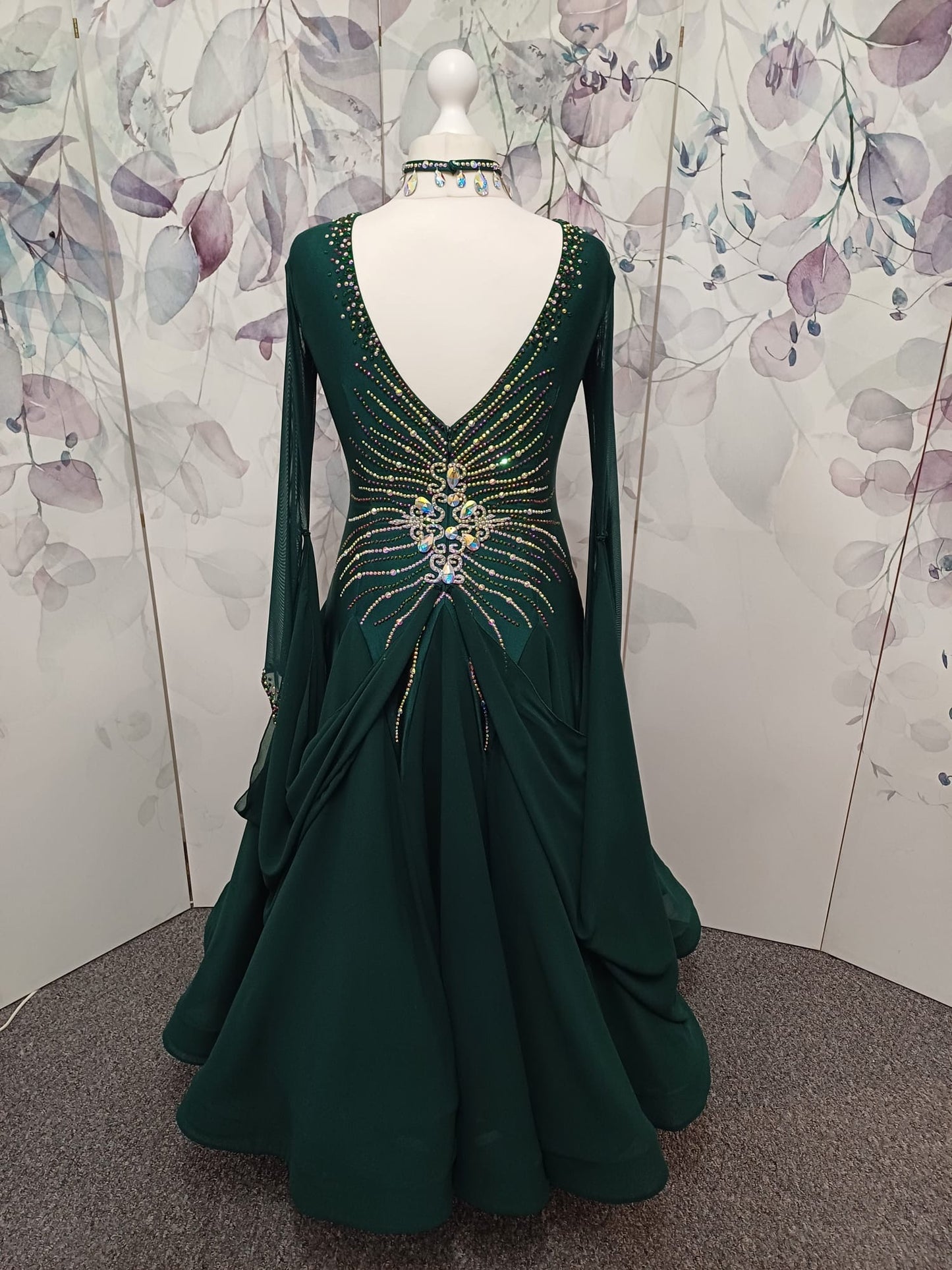 11B Forest Green Ballroom/Sequence Competition Dance Dress. Stoned with AB, Iridescent Green & Green stones. Detachable Floats & High Back to allow the option of wearing own Bra