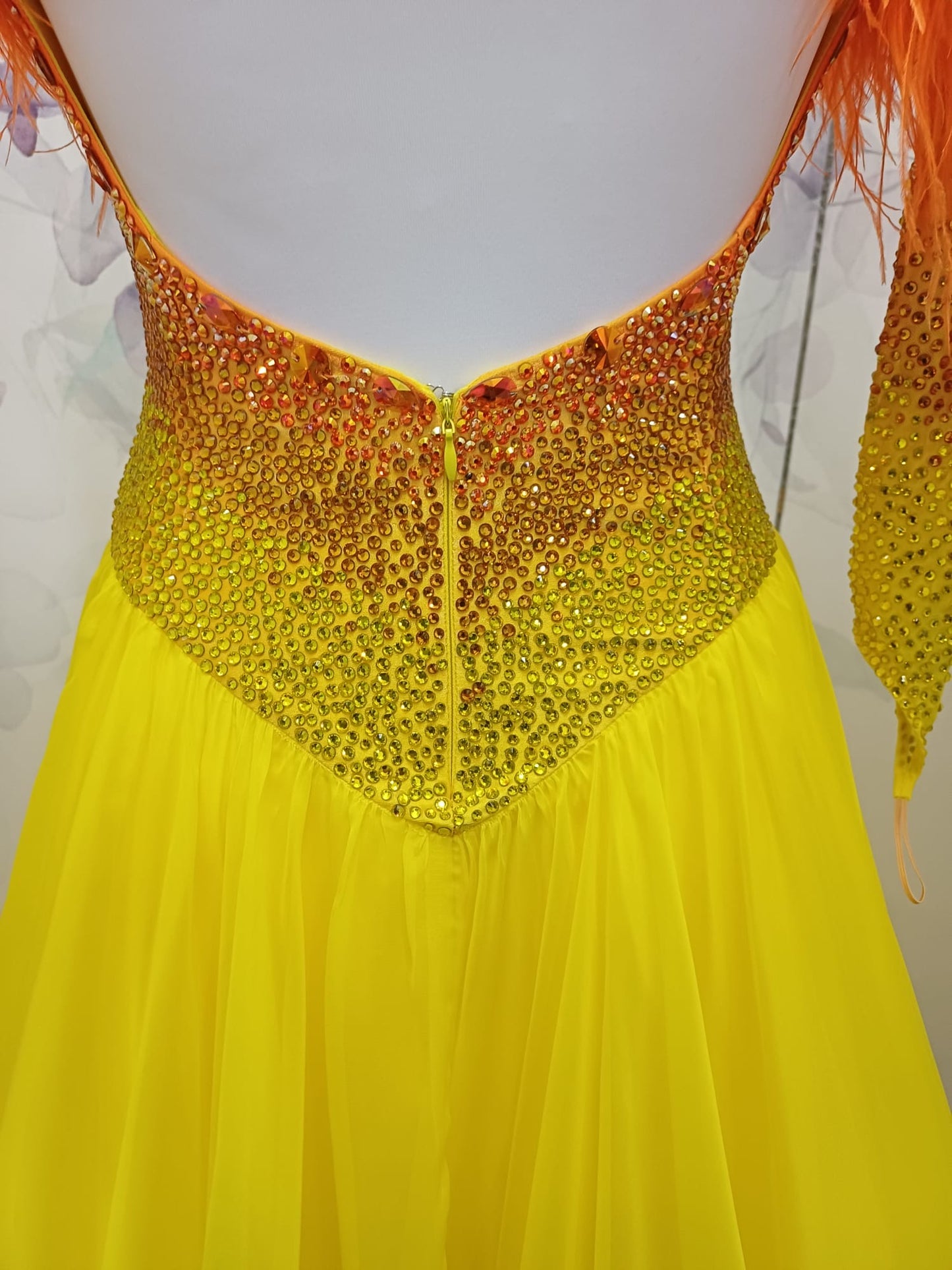 68B TWD ELITE Competition Ballroom/Sequence Dance Dress with new fuller skirts. Yellow skirts with stunning ombre stoning on the bodice in hyacinth, hyacinth ab & Citrine. Separate gloves with ostrich feather trim ❤️Showroom Appointment Available ❤️