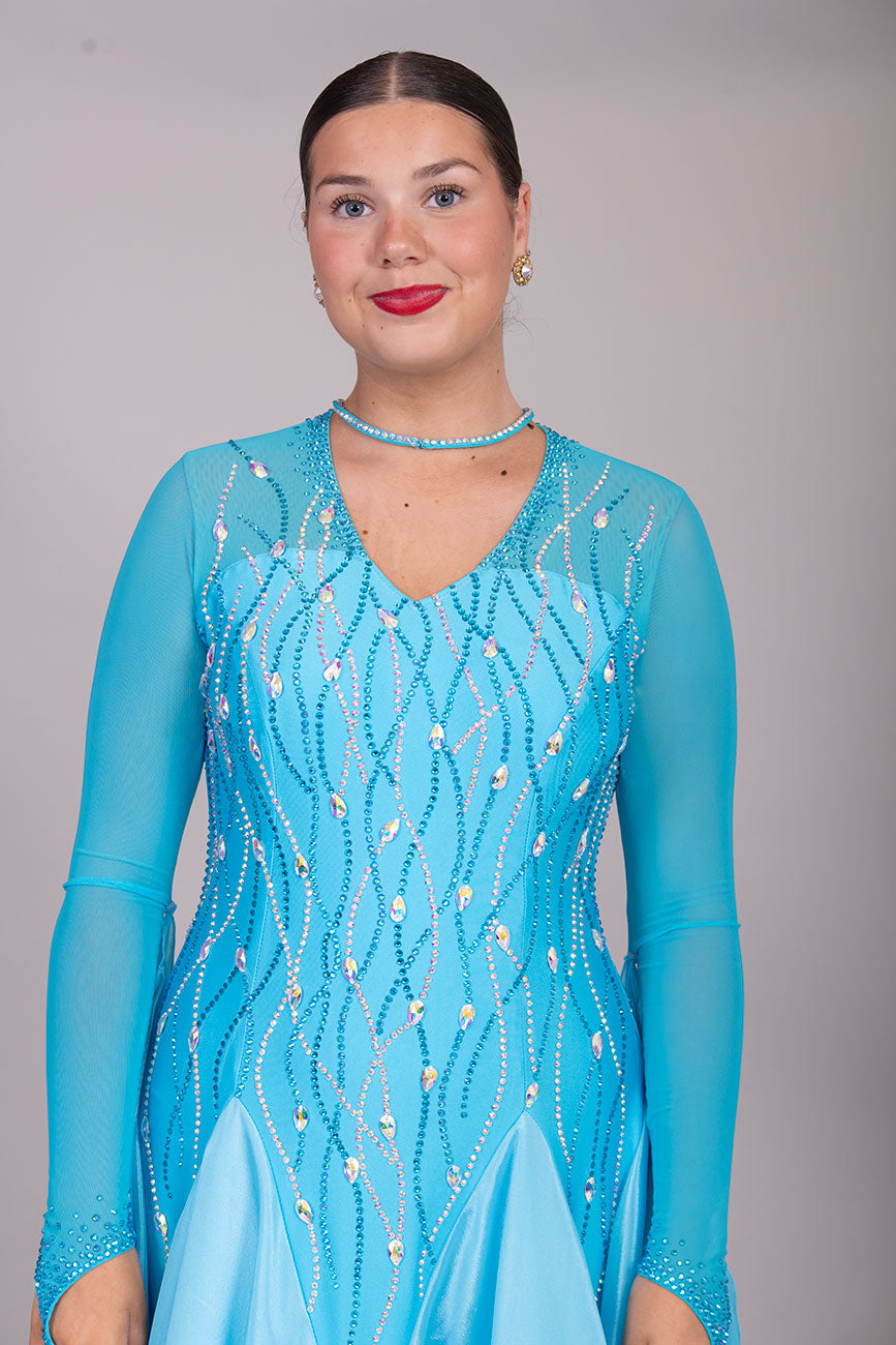 31B Beautiful Blue Competition Ballroom/Sequence Dance Dress. Stoned in Aquamarine, AB & Aquamarine AB. Detachable Floats High Back to give option of wearing own bra