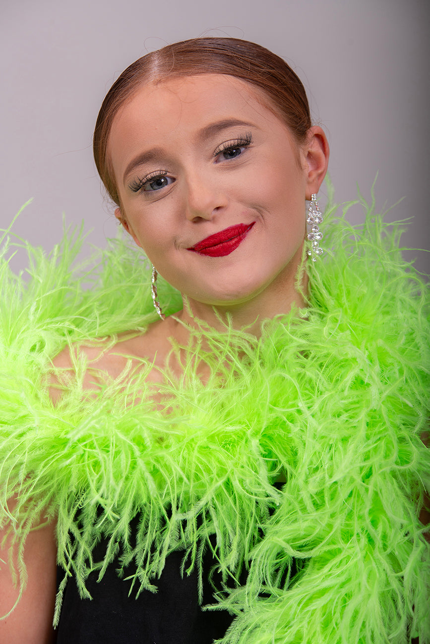 MANDY 4-5Ply Ostrich Feather Boa V53 ❗️The product is sold in approximately 1/2 Metre Lengths (47cm-50cm)❗️Quantities up to 4 will be sent in 1 piece‼️Quantity 4 =1 Full Boa measuring 1.9 metres‼️