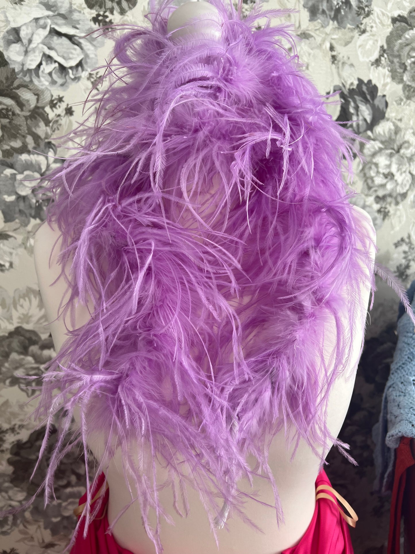 Zuri 3-4 Ply Ostrich Feather Boa V47 ❗️The product is sold in approximately 1/2 Metre Lengths (46-50cm)❗️Quantities up to 4 will be sent in 1 piece‼️Quantity 4 =1 Full Boa measuring 1.9 metres‼️