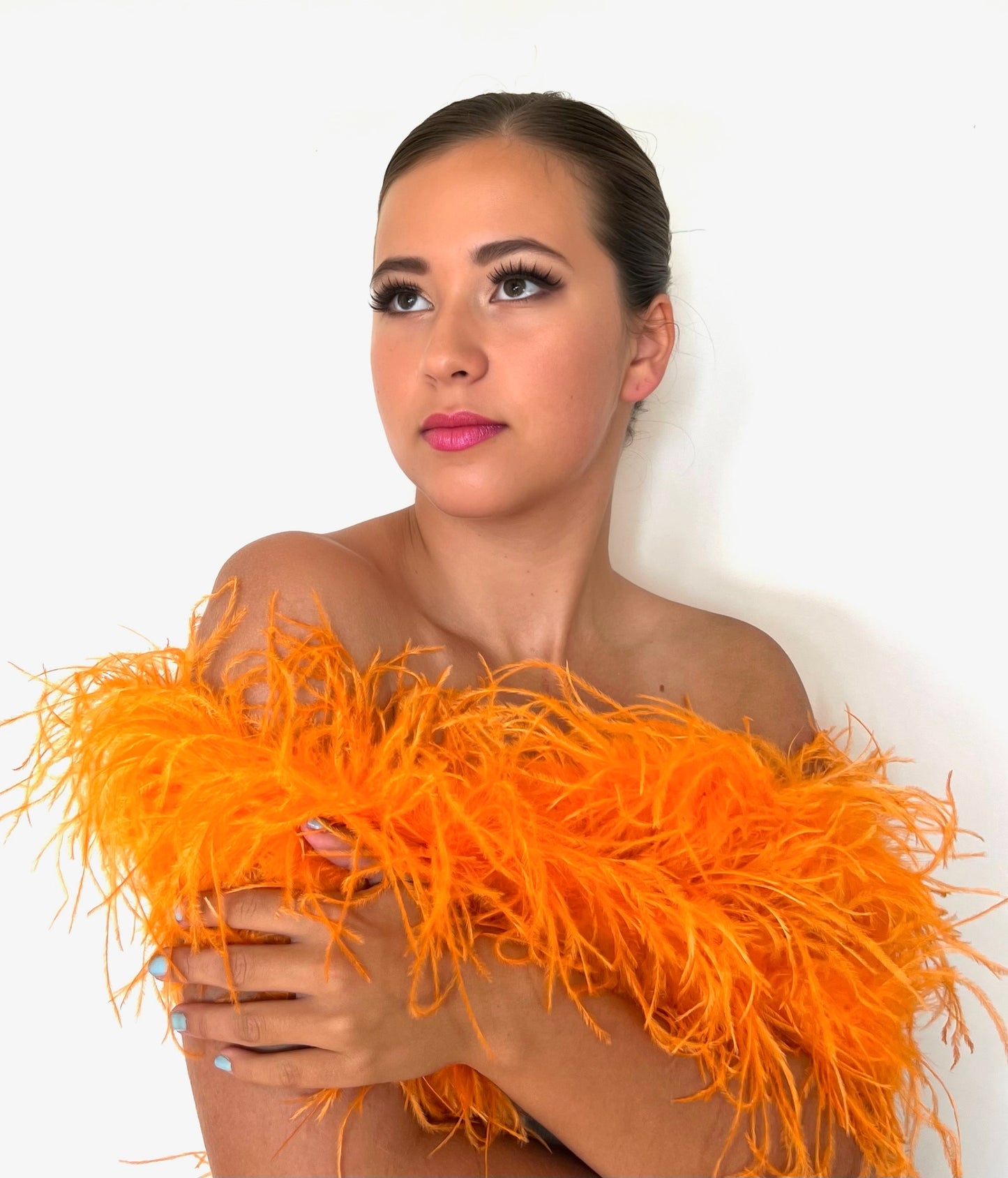 Zuri 3-4 Ply Ostrich Feather Boa V47 ❗️The product is sold in approximately 1/2 Metre Lengths (46-50cm)❗️Quantities up to 4 will be sent in 1 piece‼️Quantity 4 =1 Full Boa measuring 1.9 metres‼️