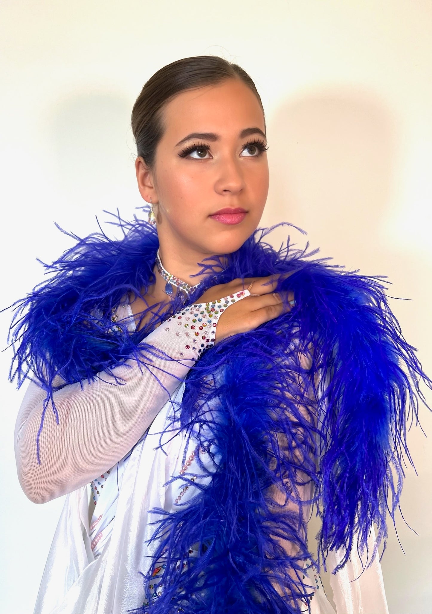 Zuri 3-4 Ply Ostrich Feather Boa V47 ❗️The product is sold in approximately 1/2 Metre Lengths (46-50cm)❗️Quantities up to 4 will be sent in 1 piece‼️Quantity 4 =1 Full Boa measuring 1.9 metres‼️