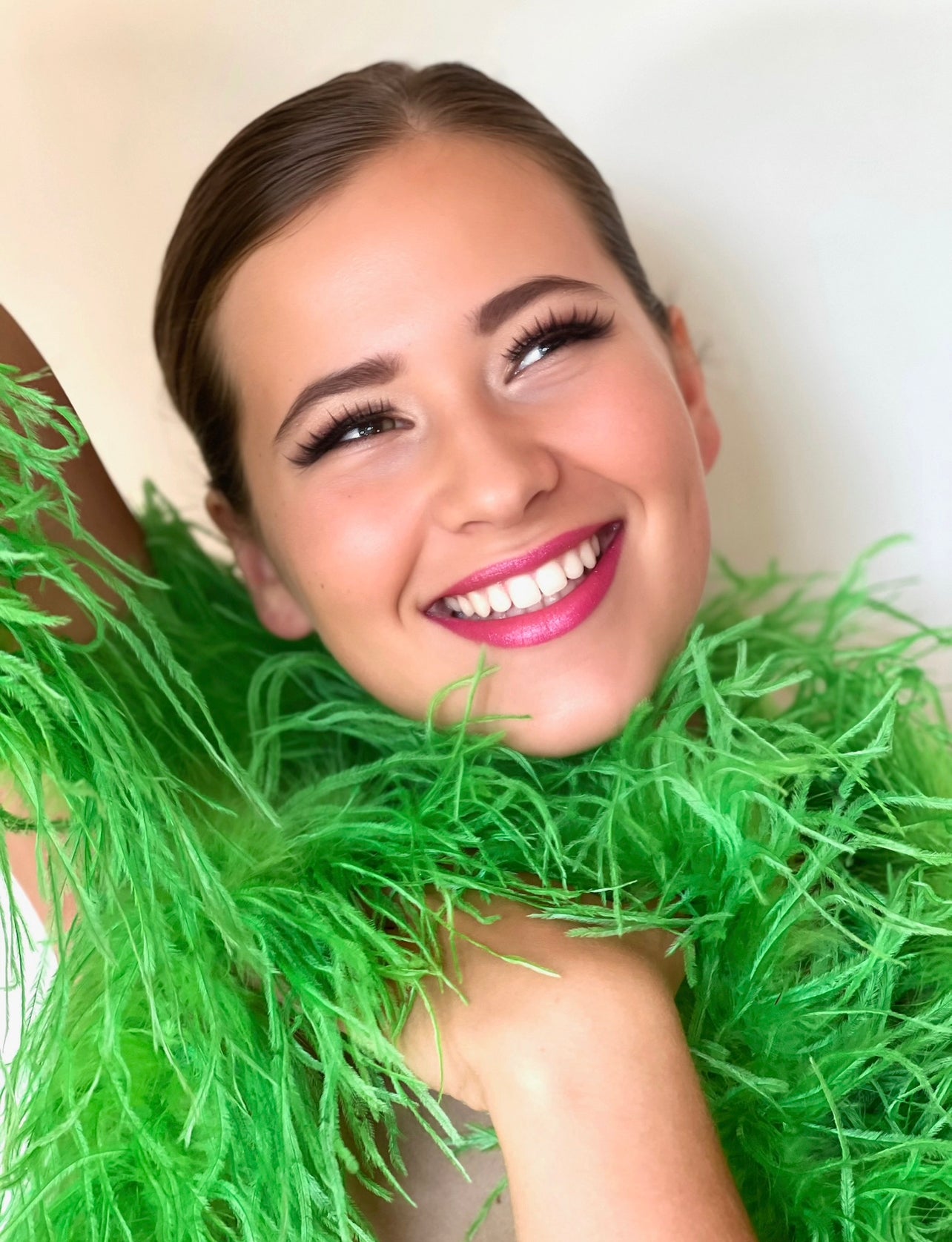 Zuri 3-4 Ply Ostrich Feather Boa V47 ❗️The product is sold in approximately 1/2 Metre Lengths (46-50cm)❗️Quantities up to 4 will be sent in 1 piece‼️Quantity 4 =1 Full Boa measuring 1.9 metres‼️