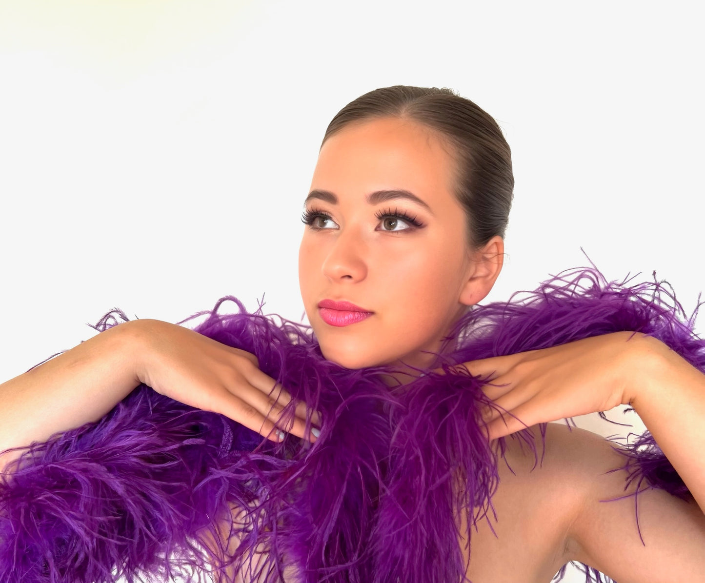 Zuri 3-4 Ply Ostrich Feather Boa V47 ❗️The product is sold in approximately 1/2 Metre Lengths (46-50cm)❗️Quantities up to 4 will be sent in 1 piece‼️Quantity 4 =1 Full Boa measuring 1.9 metres‼️