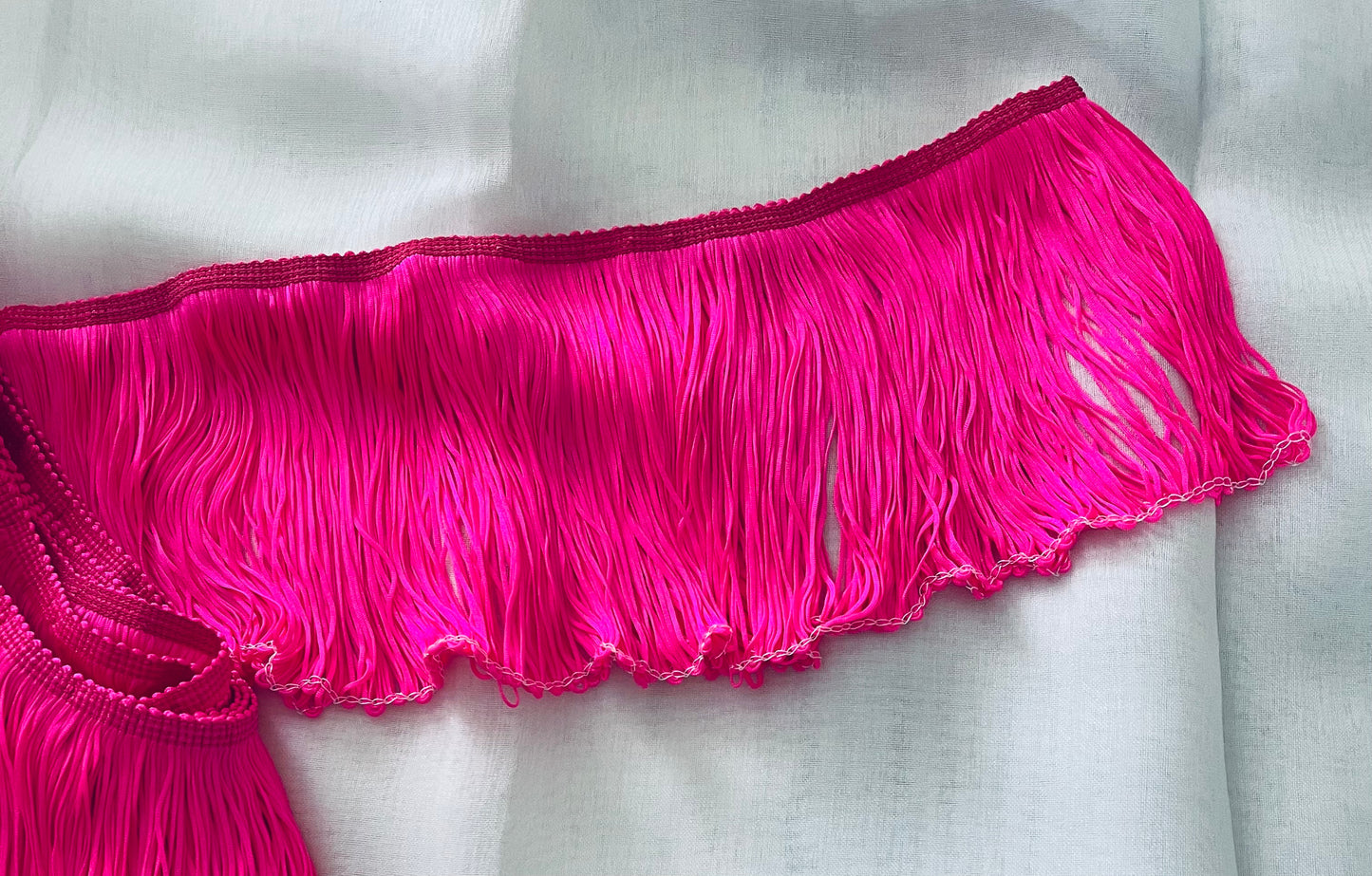 V60 Stretch Fringe. Available in 15cm & 30cm widths ❗️This product is sold in 50cm Lengths (1/2 Metre) Multiple order quantities will be sent in 1 piece❗️