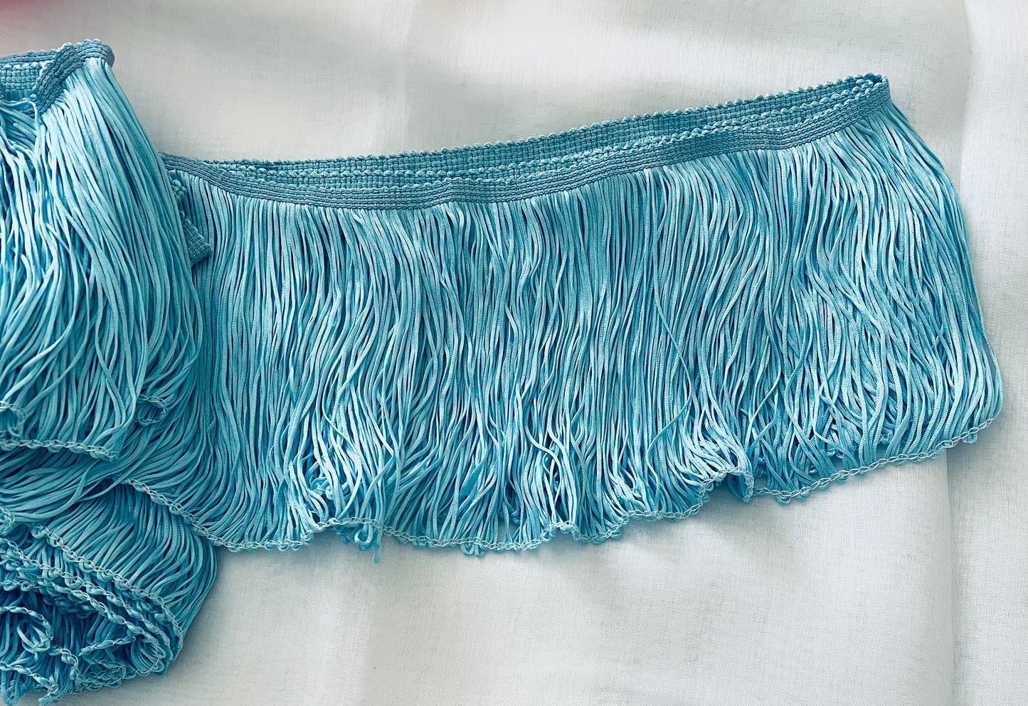 V60 Stretch Fringe. Available in 15cm & 30cm widths ❗️This product is sold in 50cm Lengths (1/2 Metre) Multiple order quantities will be sent in 1 piece❗️