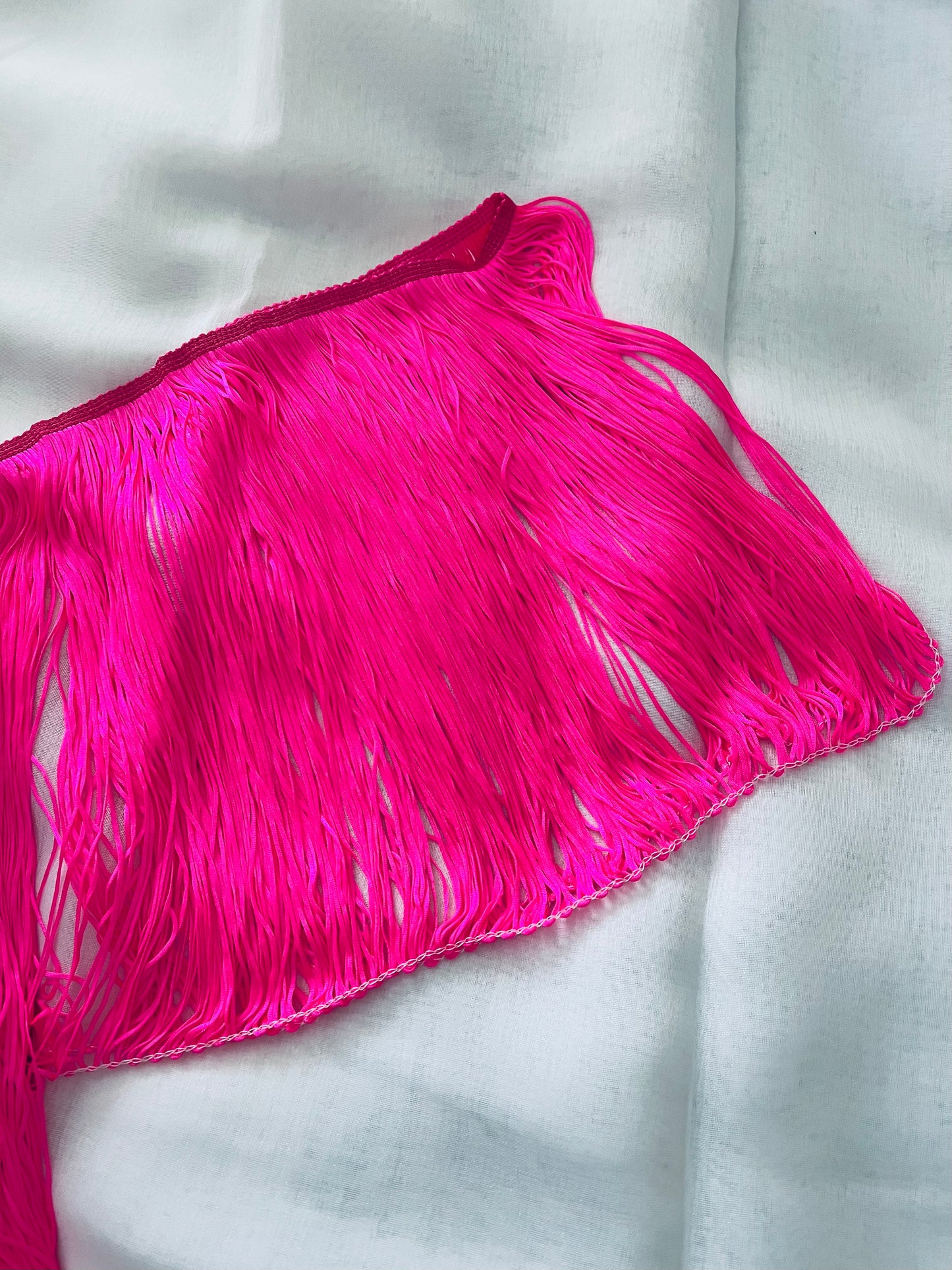 V60 Stretch Fringe. Available in 15cm & 30cm widths ❗️This product is sold in 50cm Lengths (1/2 Metre) Multiple order quantities will be sent in 1 piece❗️
