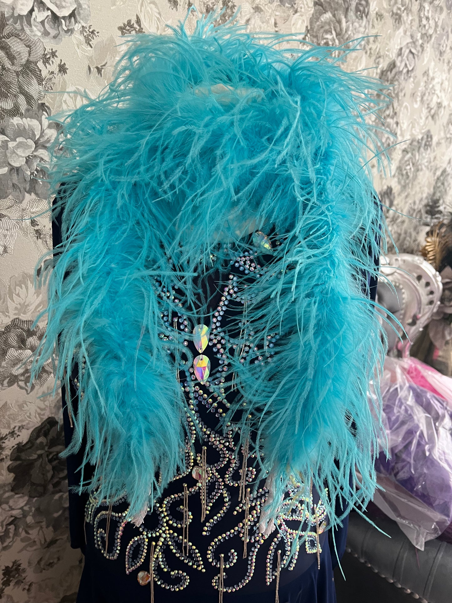 Zuri 3-4 Ply Ostrich Feather Boa V47 ❗️The product is sold in approximately 1/2 Metre Lengths (46-50cm)❗️Quantities up to 4 will be sent in 1 piece‼️Quantity 4 =1 Full Boa measuring 1.9 metres‼️