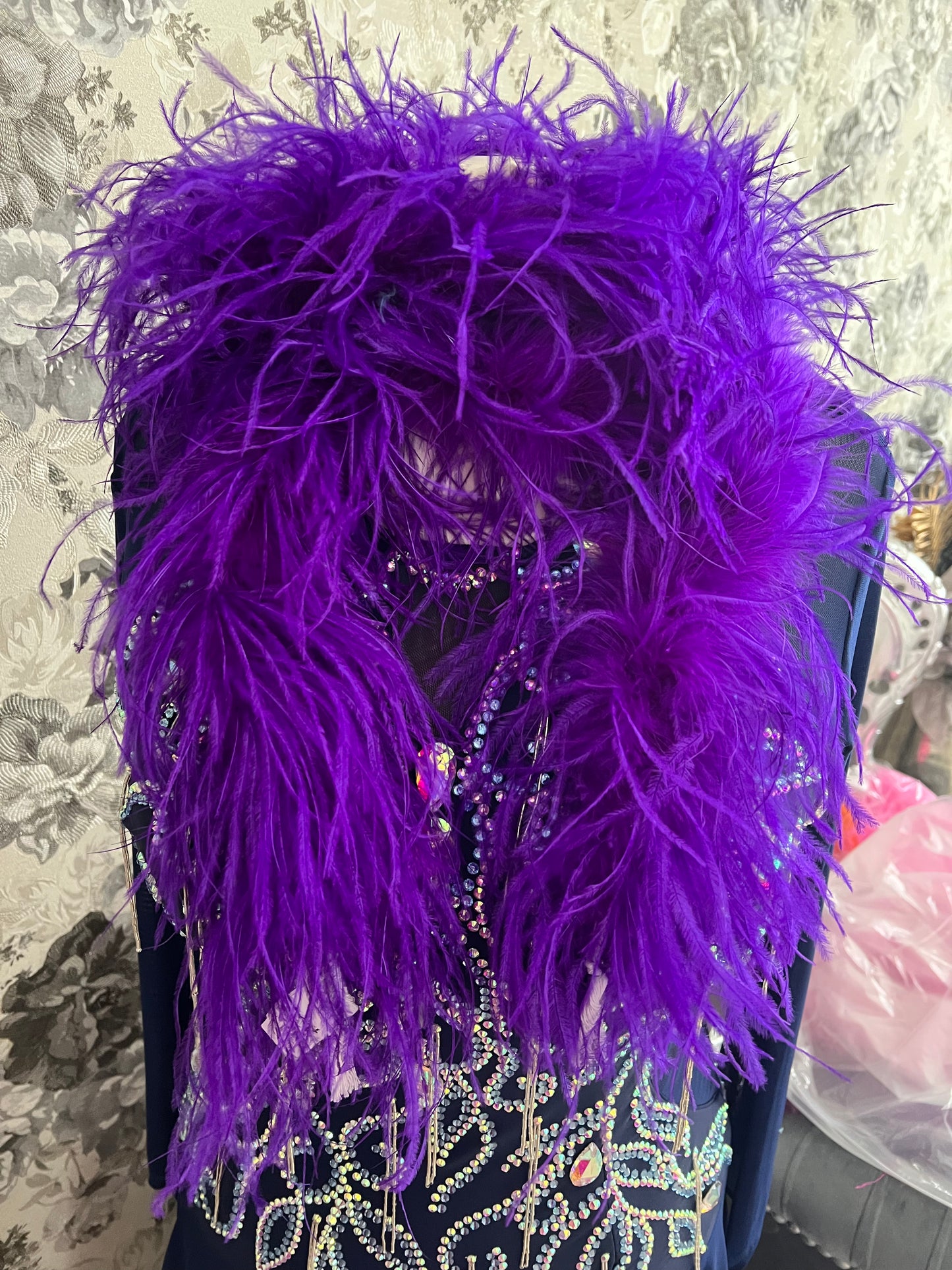 Zuri 3-4 Ply Ostrich Feather Boa V47 ❗️The product is sold in approximately 1/2 Metre Lengths (46-50cm)❗️Quantities up to 4 will be sent in 1 piece‼️Quantity 4 =1 Full Boa measuring 1.9 metres‼️