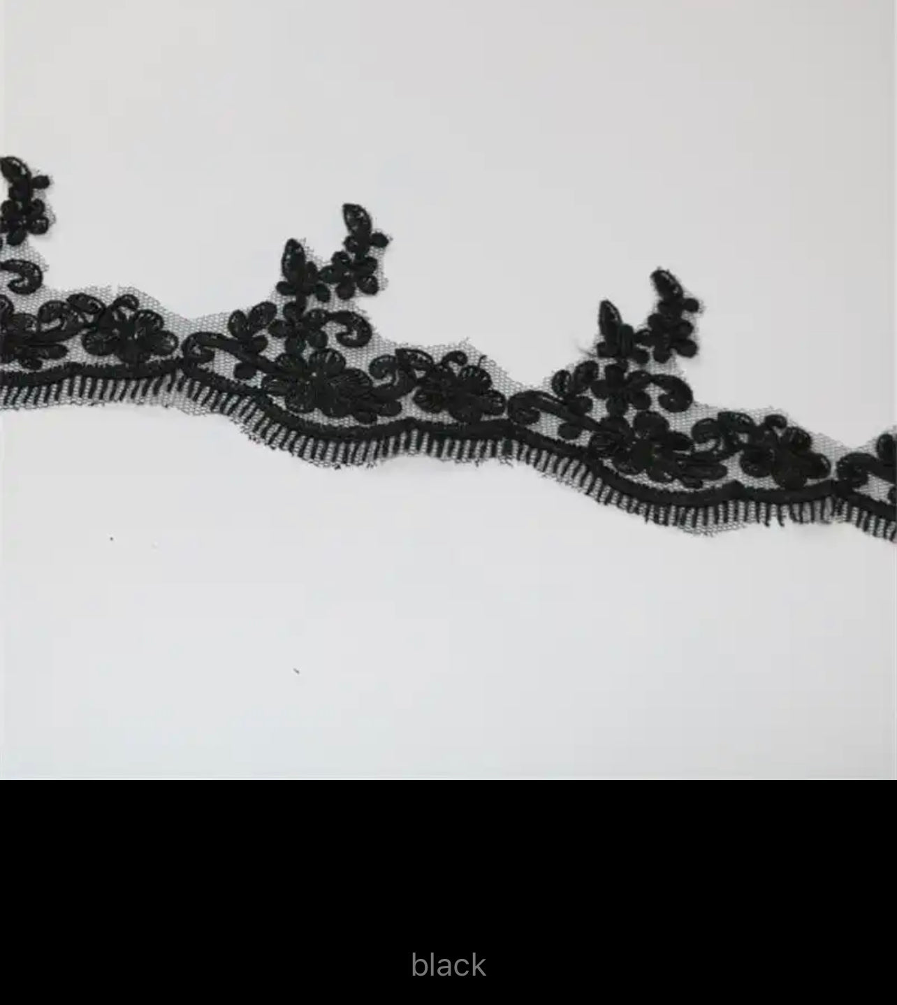 Mia Embroidered Lace Trim (M117)