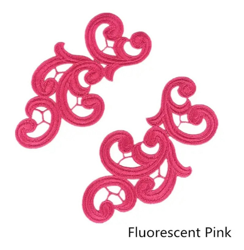 Lily Motif (M104)