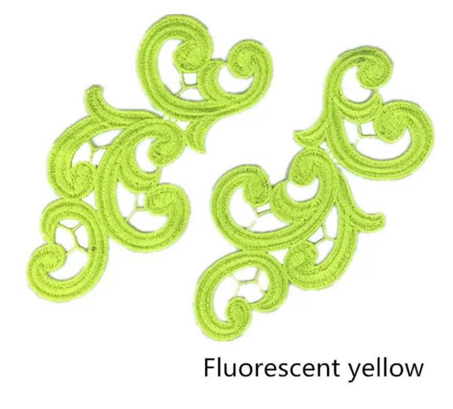 Lily Motif (M104)