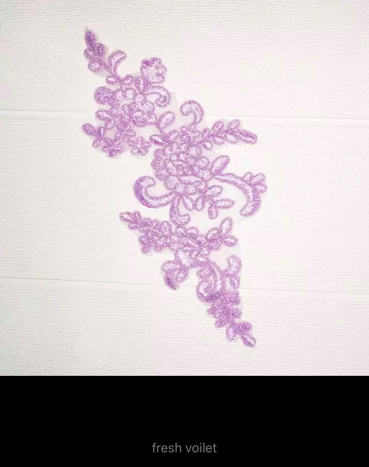Freya Embroidered (M115)