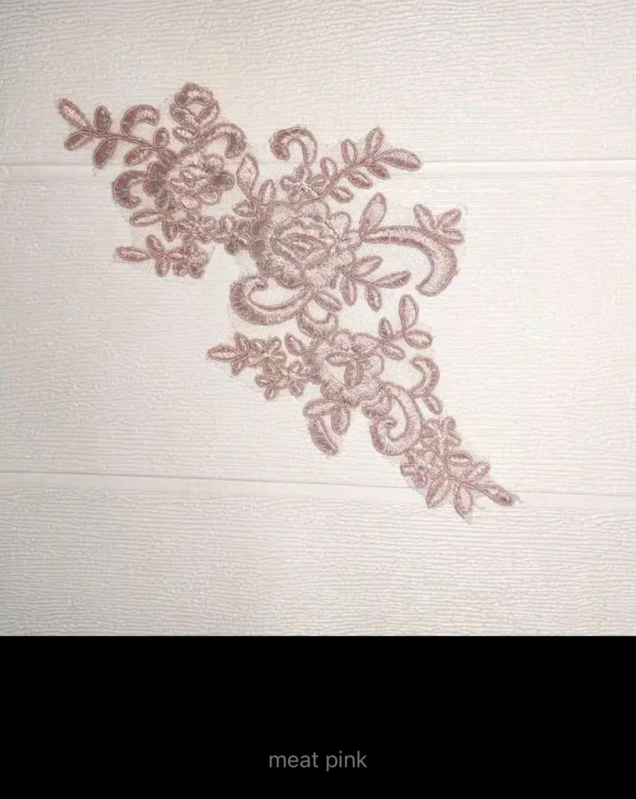 Freya Embroidered (M115)