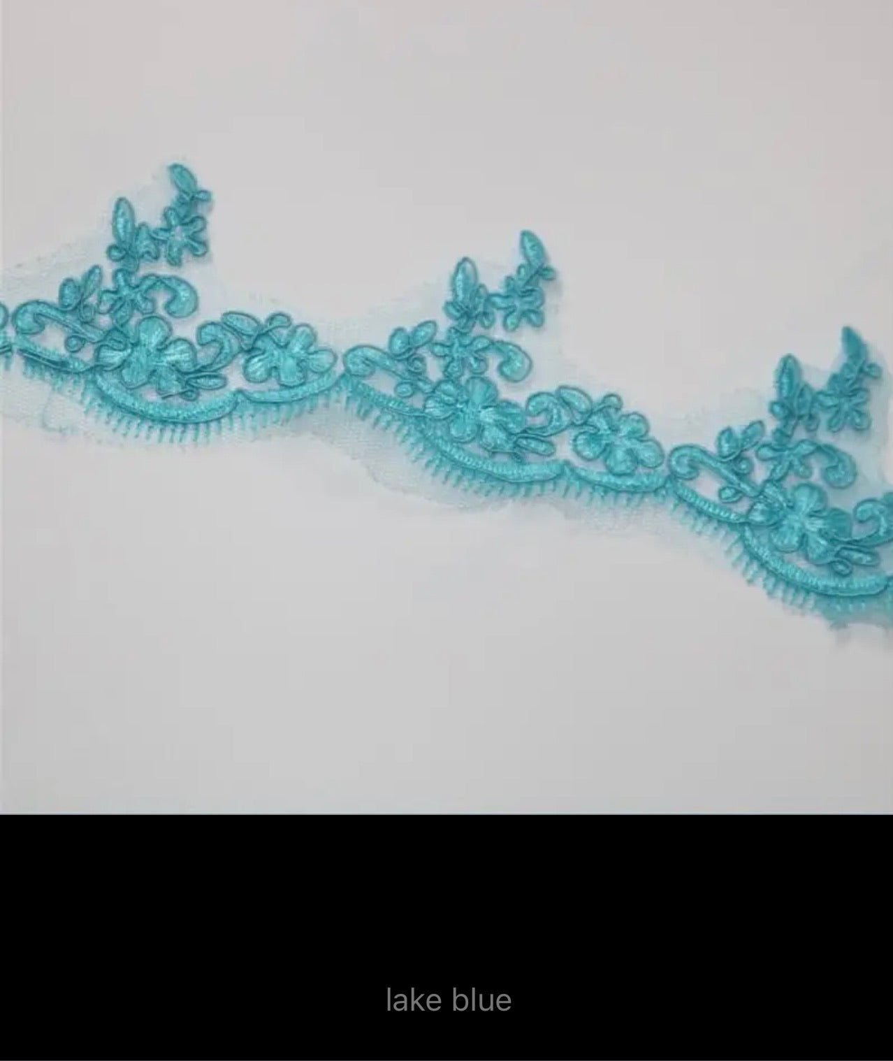 Mia Embroidered Lace Trim (M117)