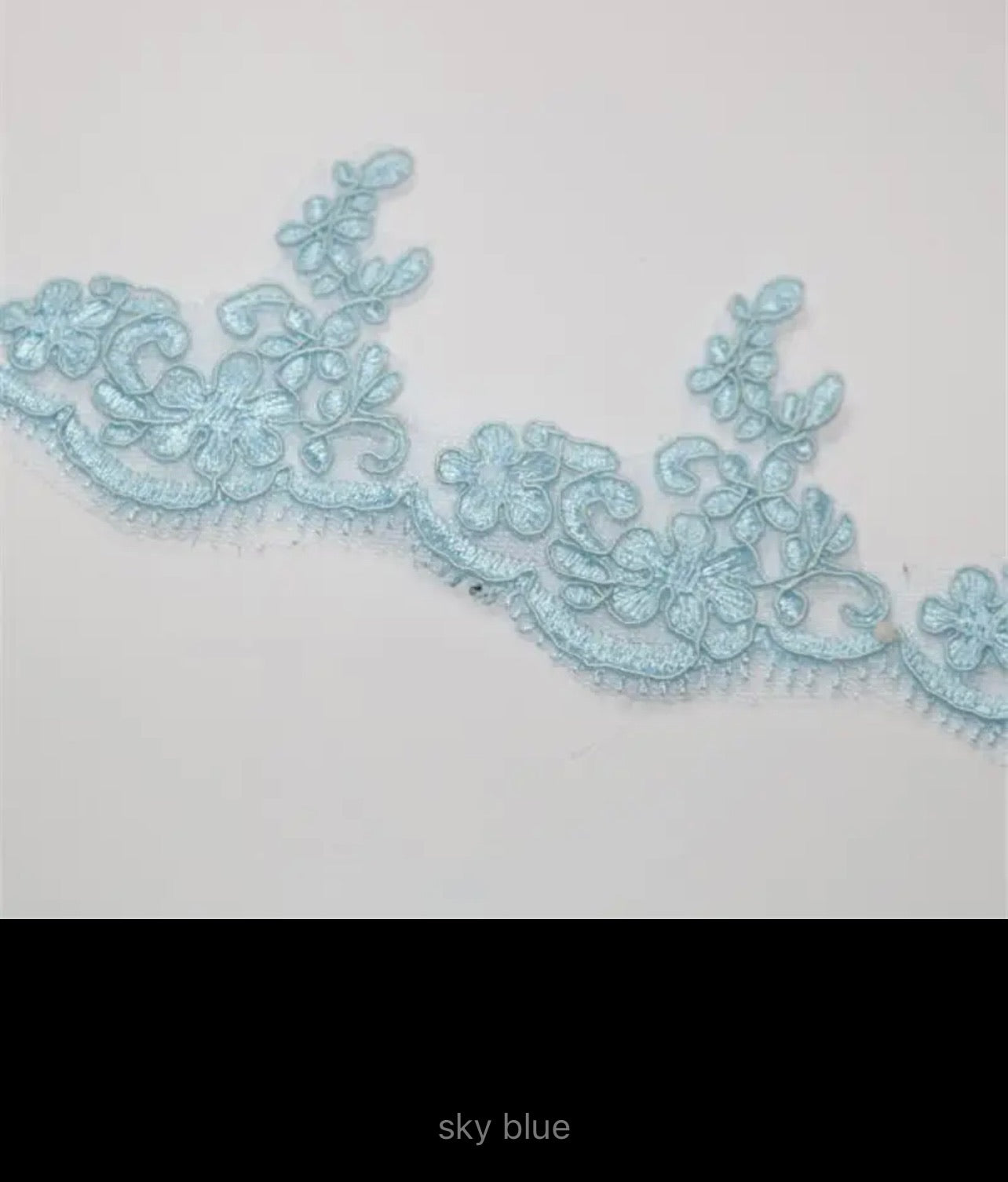 Mia Embroidered Lace Trim (M117)