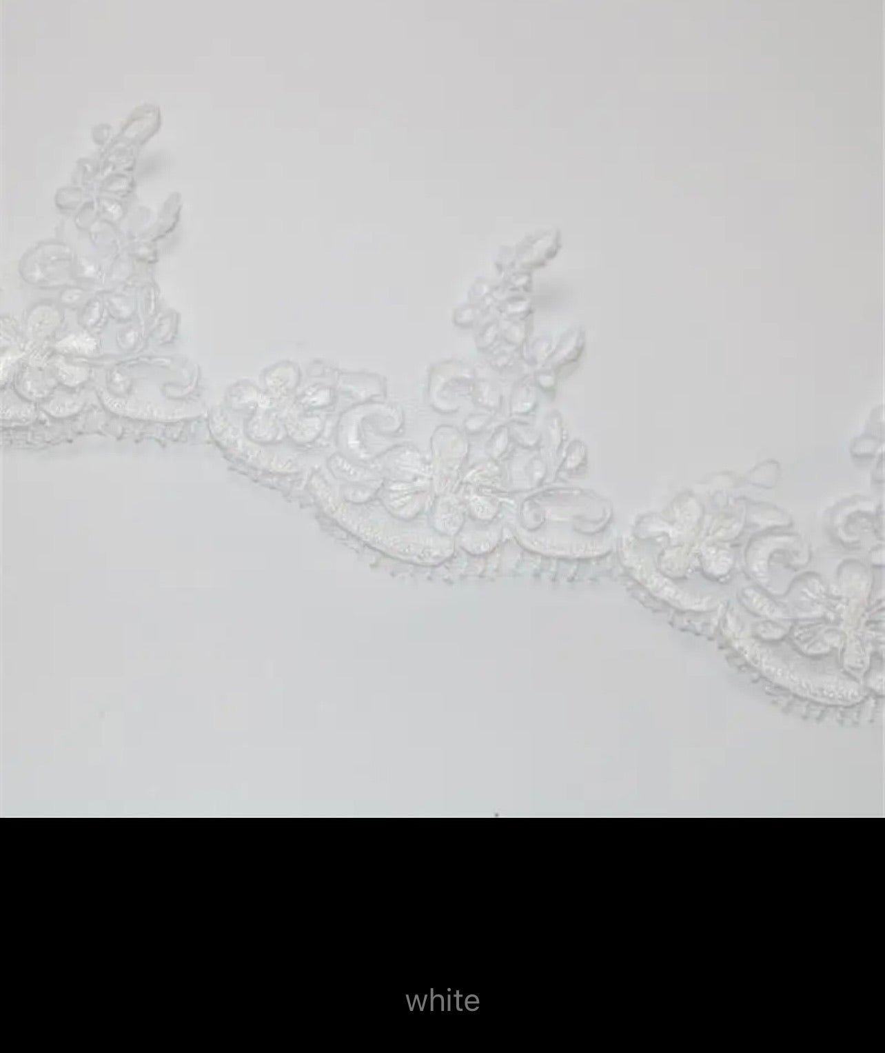 Mia Embroidered Lace Trim (M117)