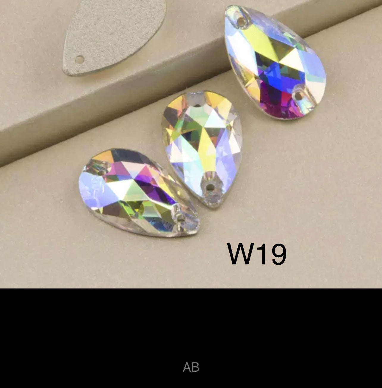 Top Quality Glass Sew On Pears 11x18 (G54)