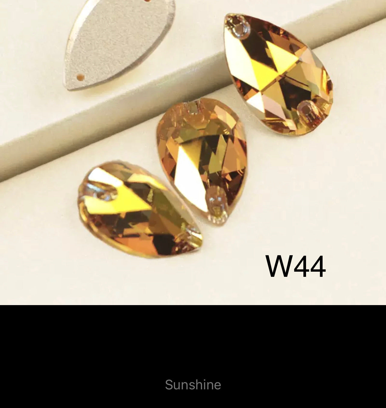 Top Quality Glass Sew On Pears 11x18 (G54)