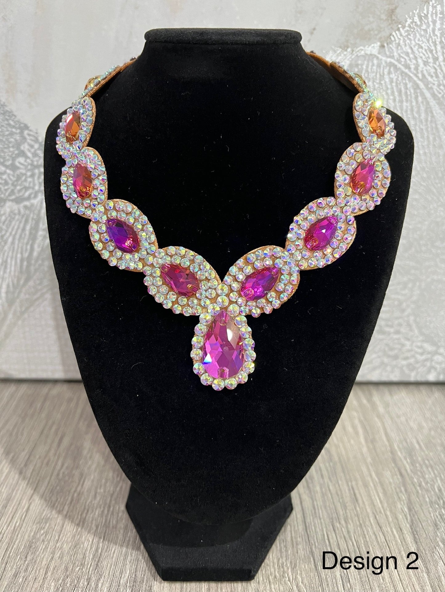 Zara Neckpiece V30