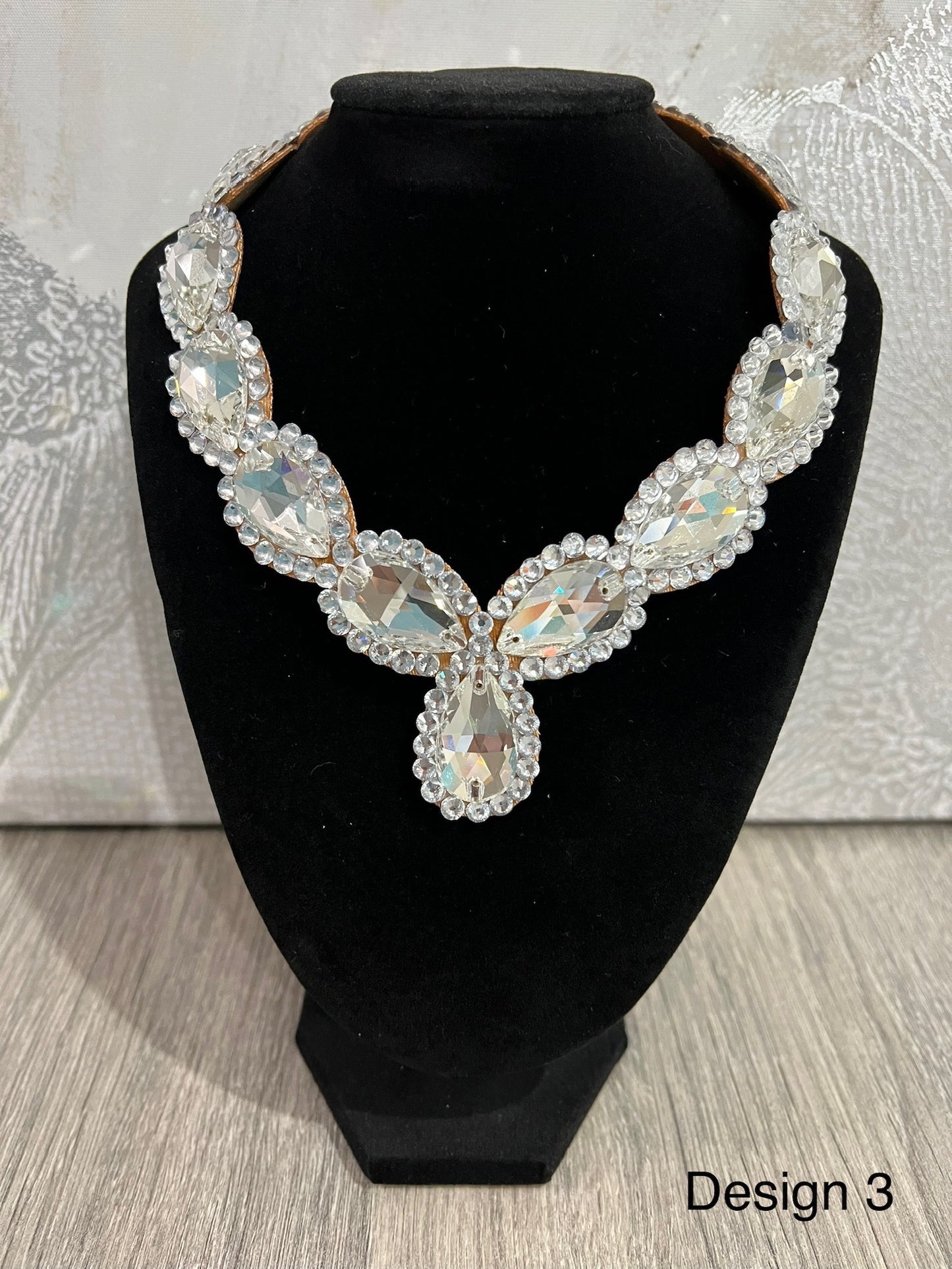 Zara Neckpiece V30
