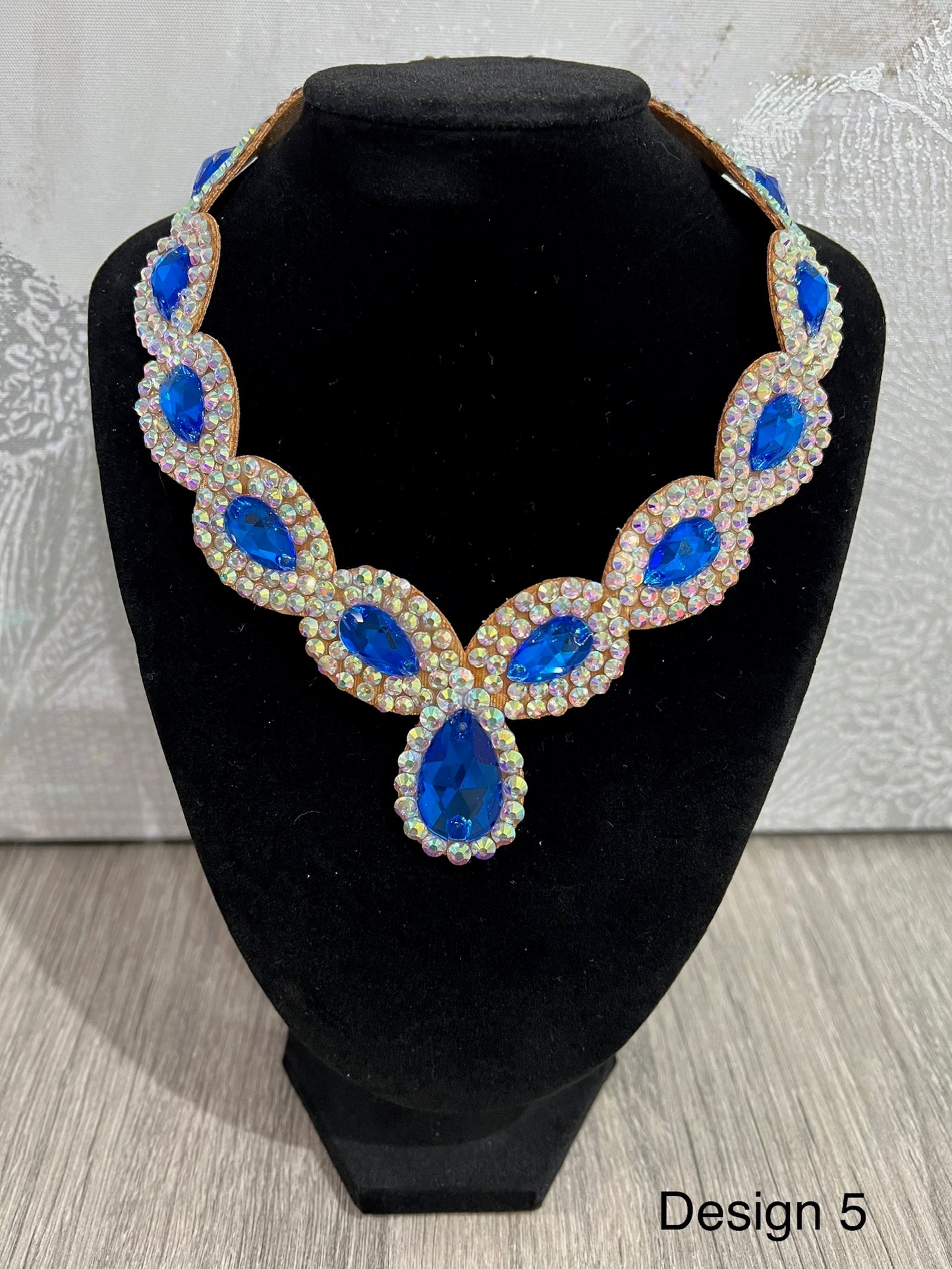 Zara Neckpiece V30