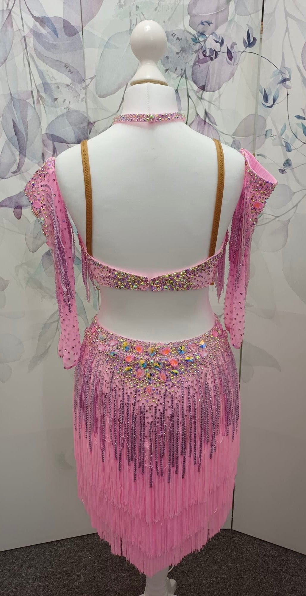 49L Bubblegum Pink Latin Competition 2 piece Dress. Stoned in light rose & bright pink. Stoned fabric droppers throughout. Separate gloves included stoned to match the dress. Length can be shortened to suit. ❤️Showroom Appointments Available❤️