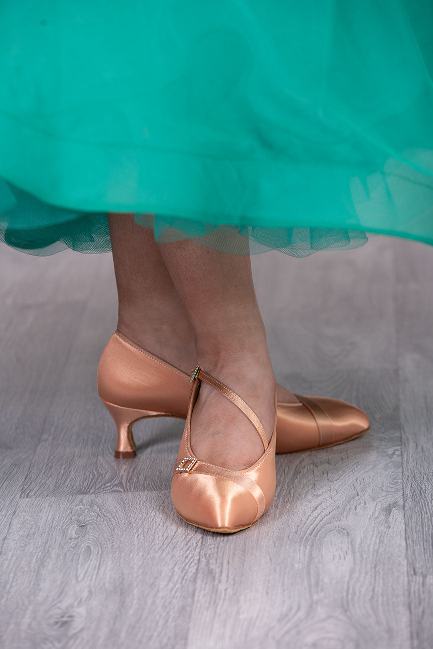 (11) TWD “LULAH” Ballroom Shoes. Flesh Skin Satin with 5.5cm Heel Diamanté Strap & Buckle. Shoes come Boxed Includes a “Black Shoe Bag” pair of plastic feet protectors to try Shoes on for Size, Fit & Comfort.