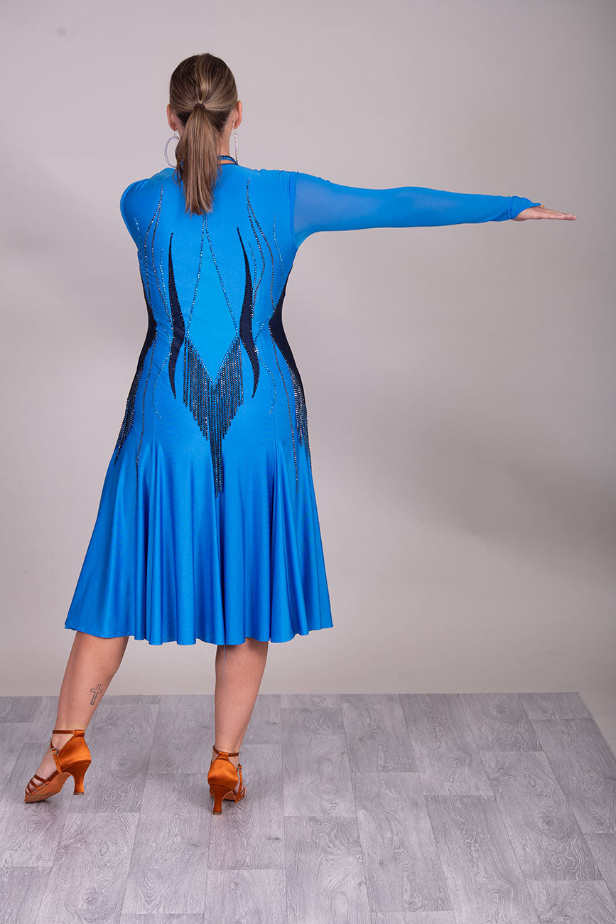 120L Light Royal Blue Competition Latin Dance Dress. Bead dropper detail to the front & Back with full back giving option to wear own Bra. Super Full Skirt for Maximum movement.