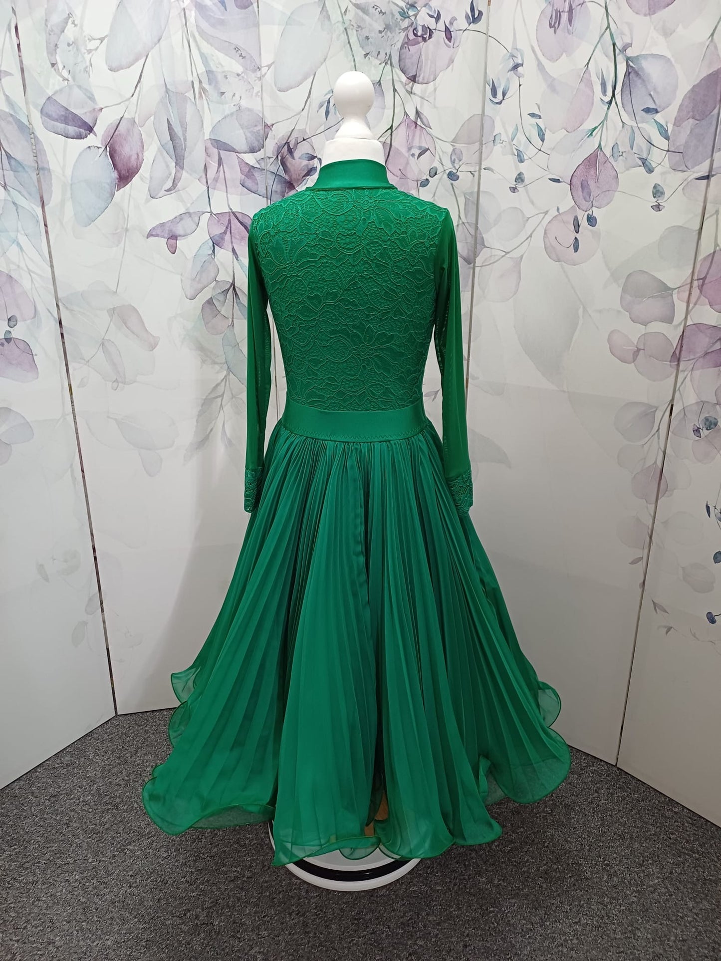 108J Emerald Green 3 Piece, Shoes (Choose between 2 Designs Included with 3 piece). Competition Number Wallet & Decorative Pins & Matching Hair Flower ❤️Everything included in Price when full set purchased❤️