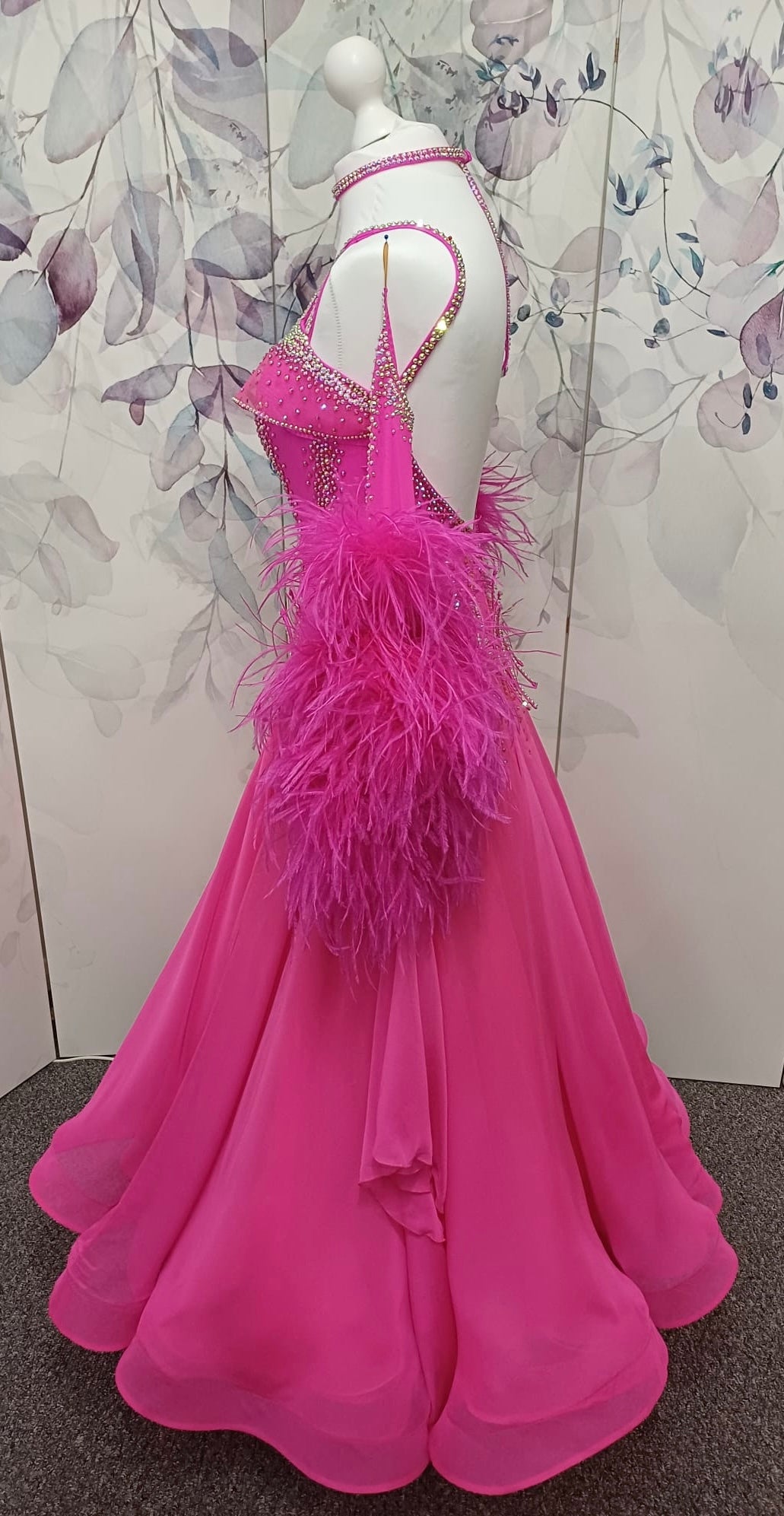 006 Cerise Pink Competition Ballroom/Sequence Dance dress. Comes with Gloves, Floats & Ostrich feathers. Stoned in AB, Rose & Rose AB. 3D detail to the waste.