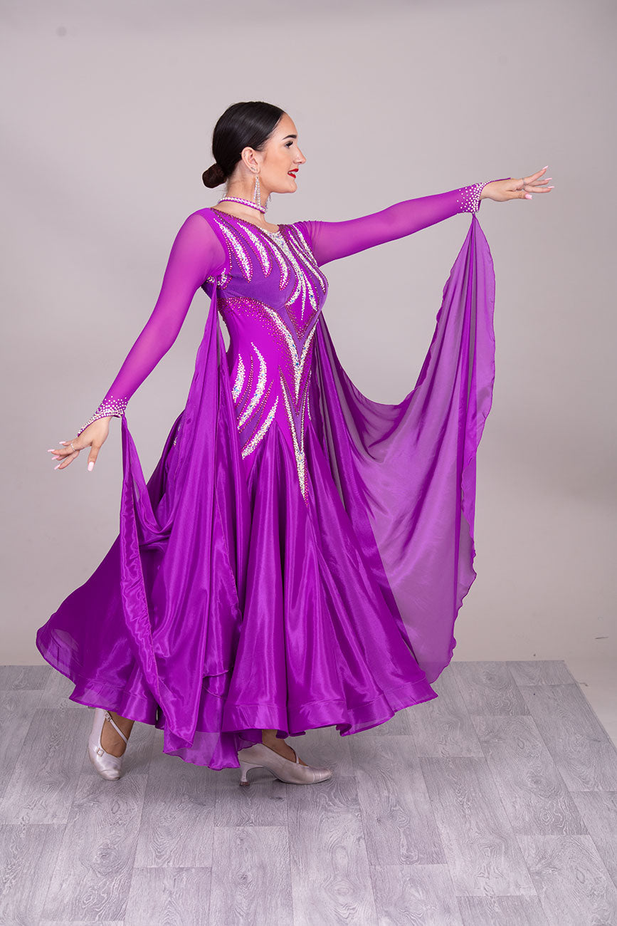 40B TWD PETITE Hot Magenta Competition Ballroom/Sequence Dress
Detachable Floats. Heavily Stoned in AB & Magenta. Hanging detail to back❤️Showroom Appointments Available❤️