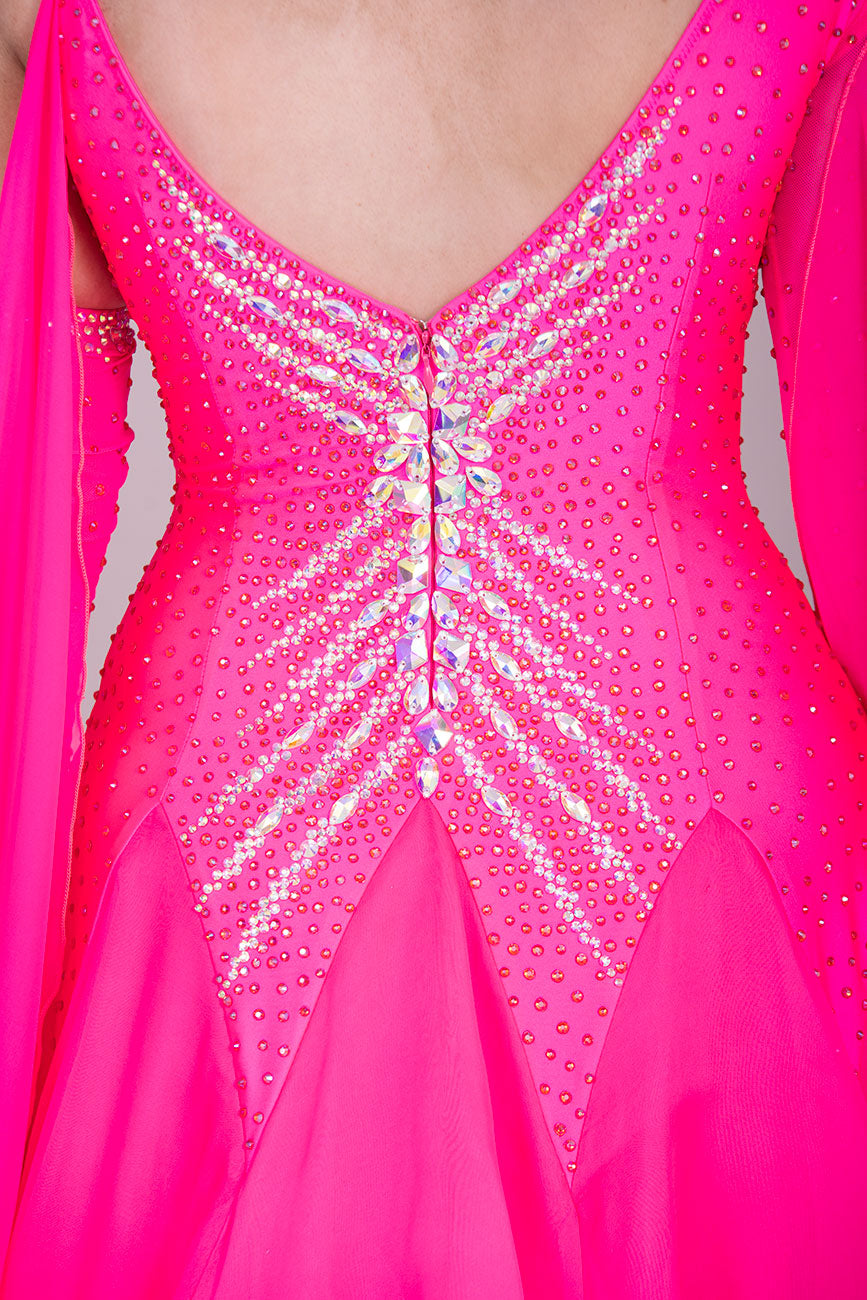 41B TWD PETITE Bright Pink Competition Ballroom/Sequence Dress
Cold Shoulder to one side. Heavily Stoned in AB & Pink. ❤️Showroom Appointments Available❤️