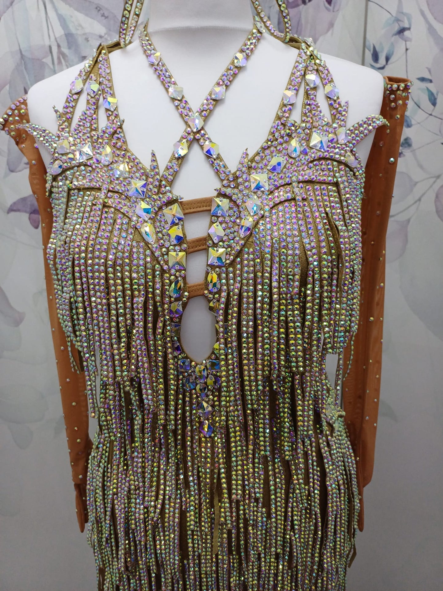 67L TWD ELITE Stunning metallic gold Competition Latin Dance Dress. Heavily stoned fabric fringes in AB. Standout dress with tan gloves with fingers. ❤️Showroom Appointments Available❤️