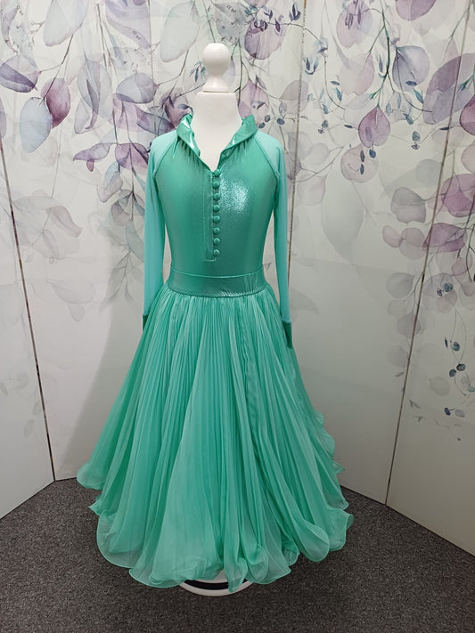 107J MINT GREEN & METALLIC            4 Piece, Shoes (Choose between 2 Designs) Competition Number Wallet & Decorative Pins & Matching Hair Flower ❤️Everything included in Price❤️