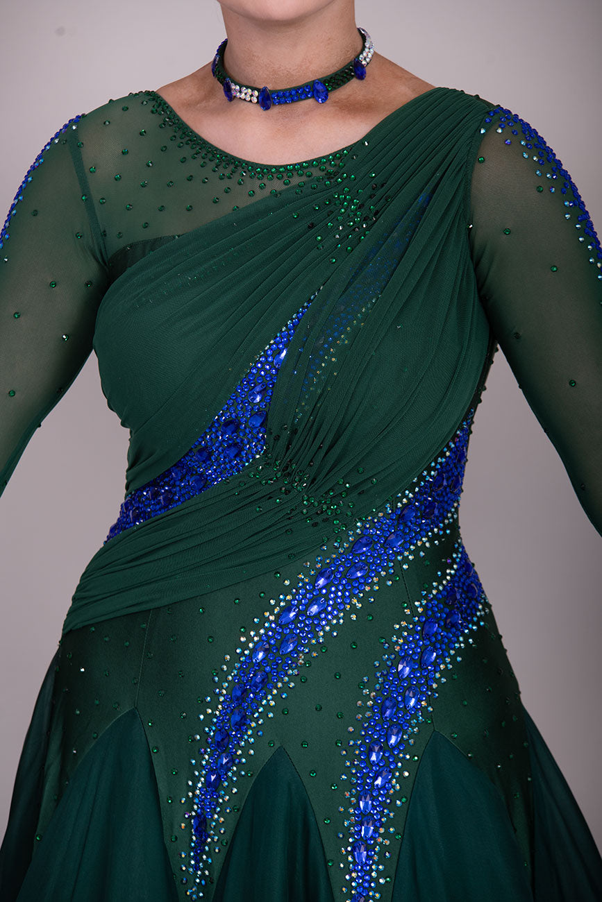 51B TWD “PETITE” Green & Royal Ombre Competition Ballroom Dance Dress. Diagonal Design detail to the Bodice. Stoning in Sapphire & Emerald. ❤️Showroom Appointments Available❤️