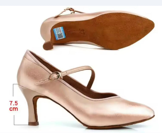(1) TWD “LULAH” Ballroom Shoes. Flesh Colour, 7.5cm Heel Diamanté Buckle Detail. Shoes come Boxed & Includes a “Black Shoe Bag”plastic feet protectors to try Shoes for Size, Fit & Comfort. Suitable Wide Fit +1 size up
