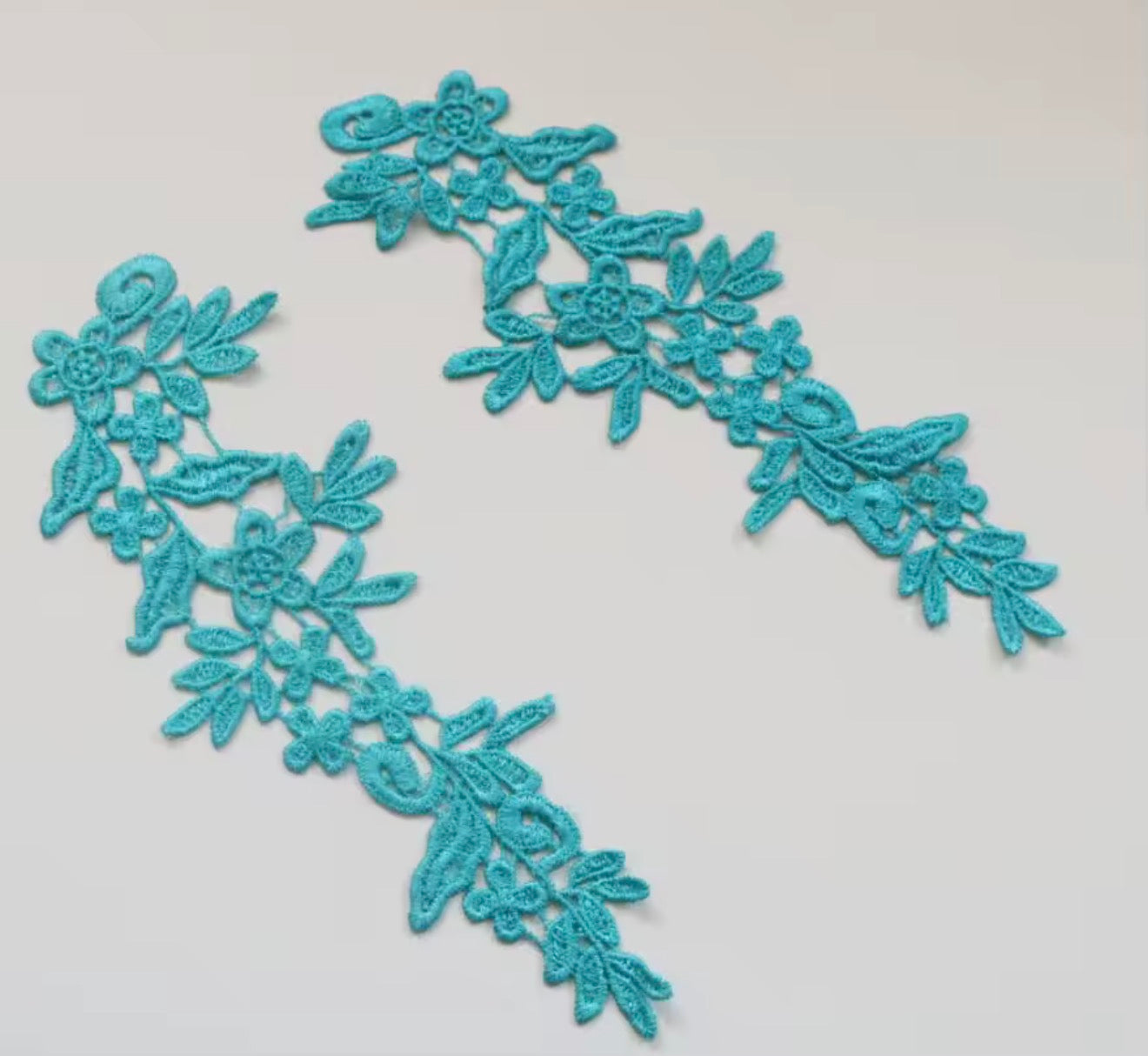 Chloe Lace Applique (M110)