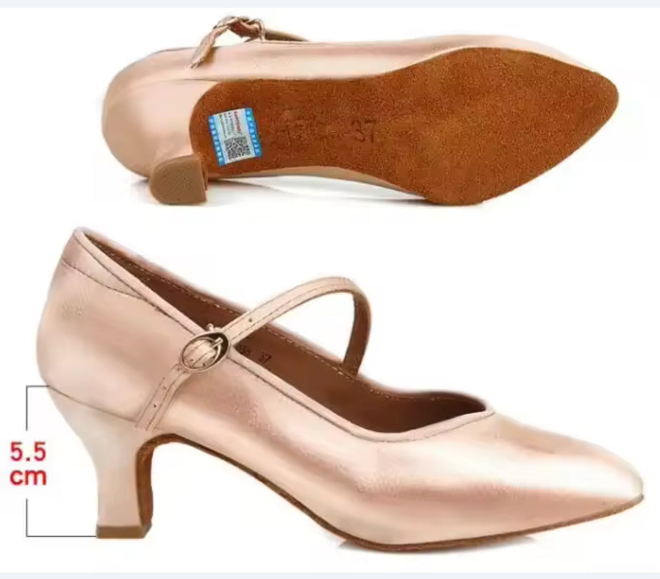 (10) TWD “LULAH” Ballroom Shoes. Flesh Colour 5.5cm Heel, Diamanté Buckle Detail. Shoes come Boxed & Includes a “Black Shoe Bag”plastic feet protectors to try Shoes for Size, Fit & Comfort. Suitable Wide Fit +1 size up